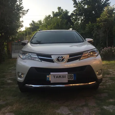 דירה Comfy Spacious טיראנה