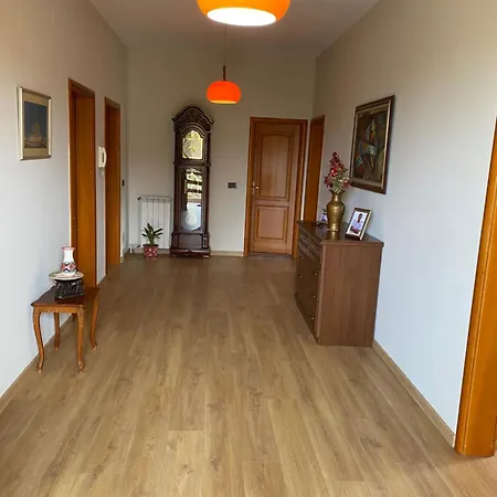 Comfy Spacious Апартаменты Тирана